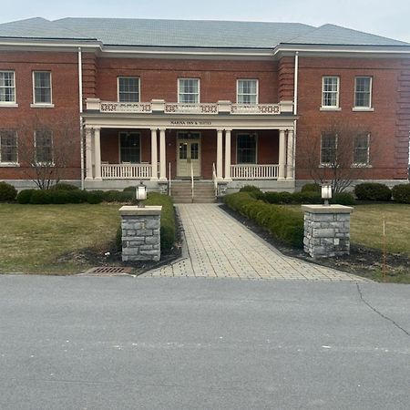Harbor House Inn Sackets Harbor Exterior photo